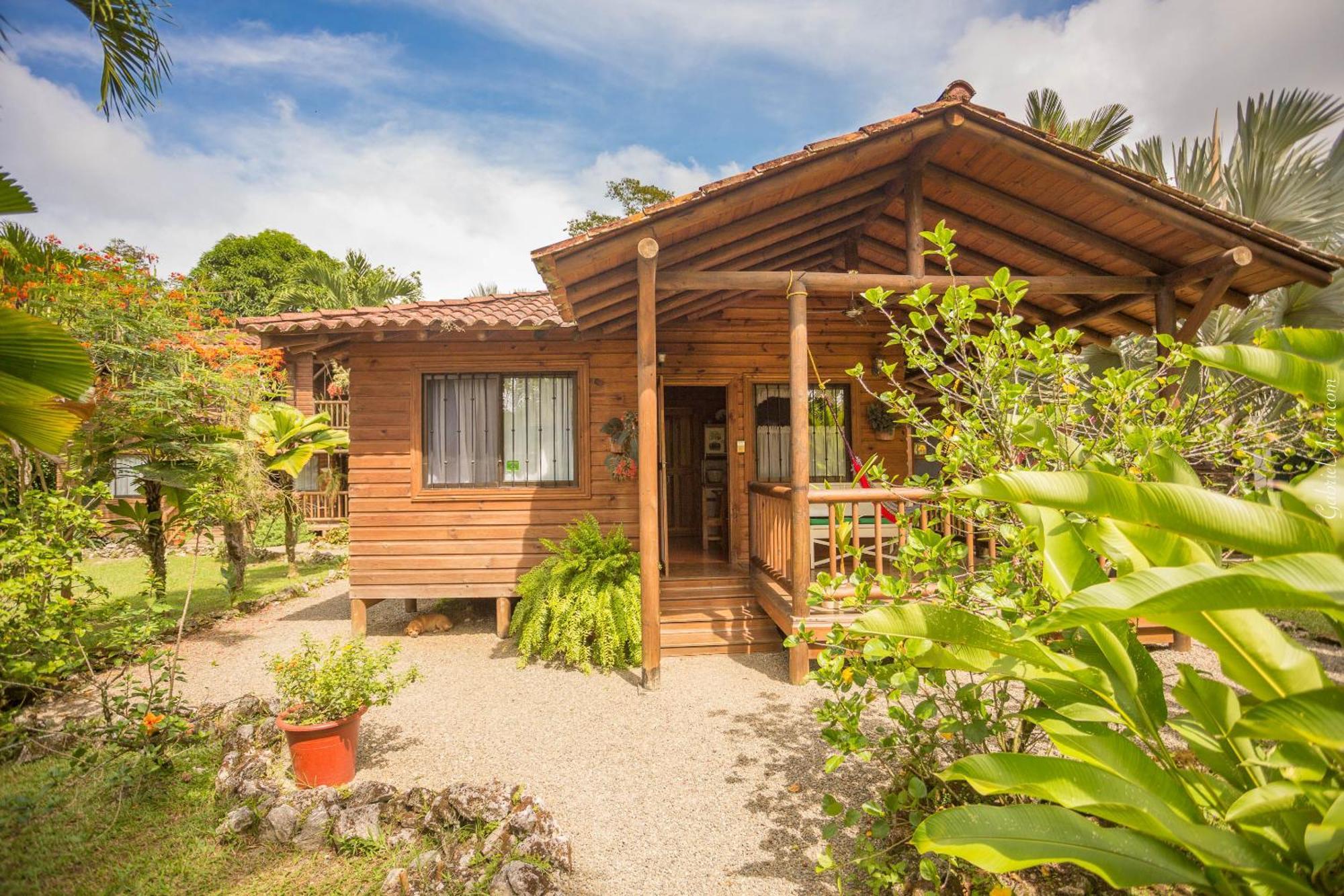 Casa Marcellino Lodge Cahuita Exterior photo