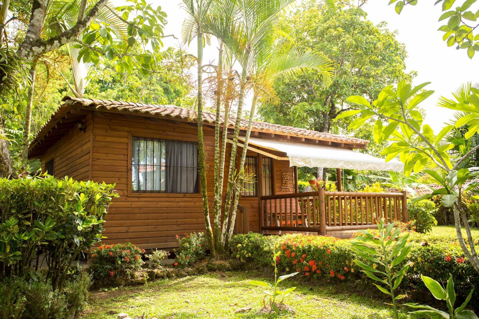 Casa Marcellino Lodge Cahuita Exterior photo